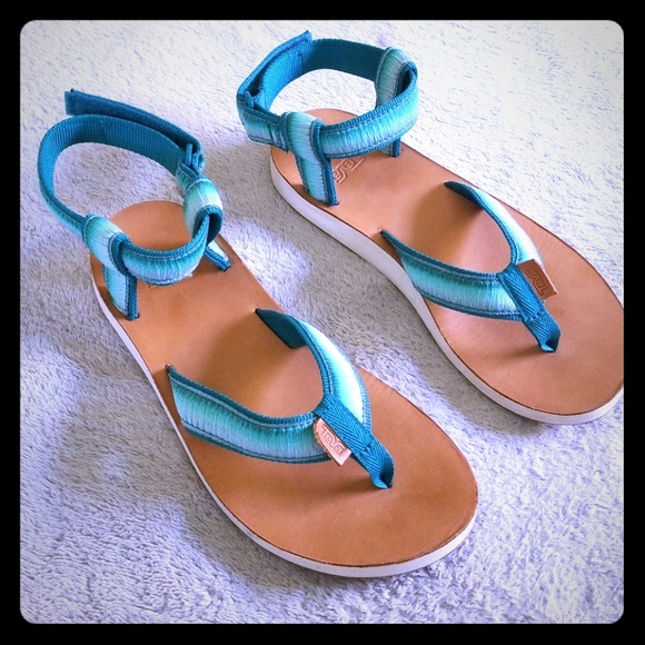 Teva Shoes - EUC TEVA TEAL VELCRO ANKLE SANDLES